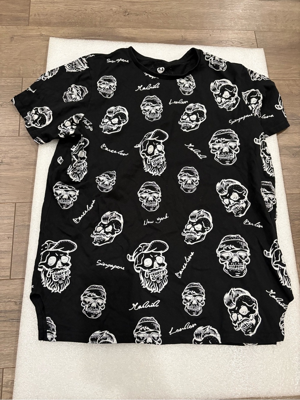Black Graphic Skull Print Men’s T-Shirt